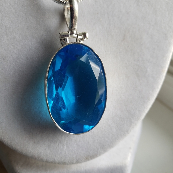 Necklace, huge blue topaz gemstone, handmade on silver snake chain. - Picture 2 of 3